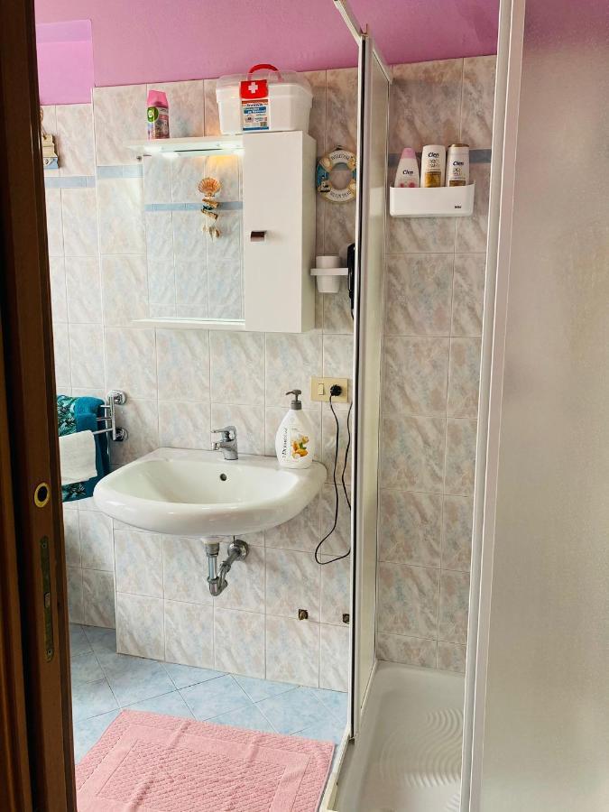 Palm Beach - Your Private And Complete Apartment In ديسينسانو ديل غاردا المظهر الخارجي الصورة