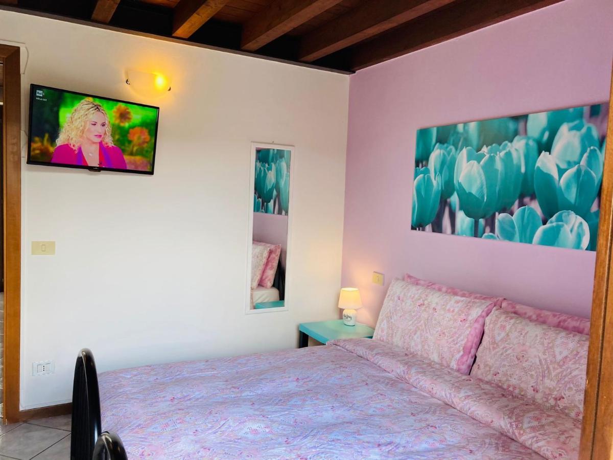 Palm Beach - Your Private And Complete Apartment In ديسينسانو ديل غاردا المظهر الخارجي الصورة